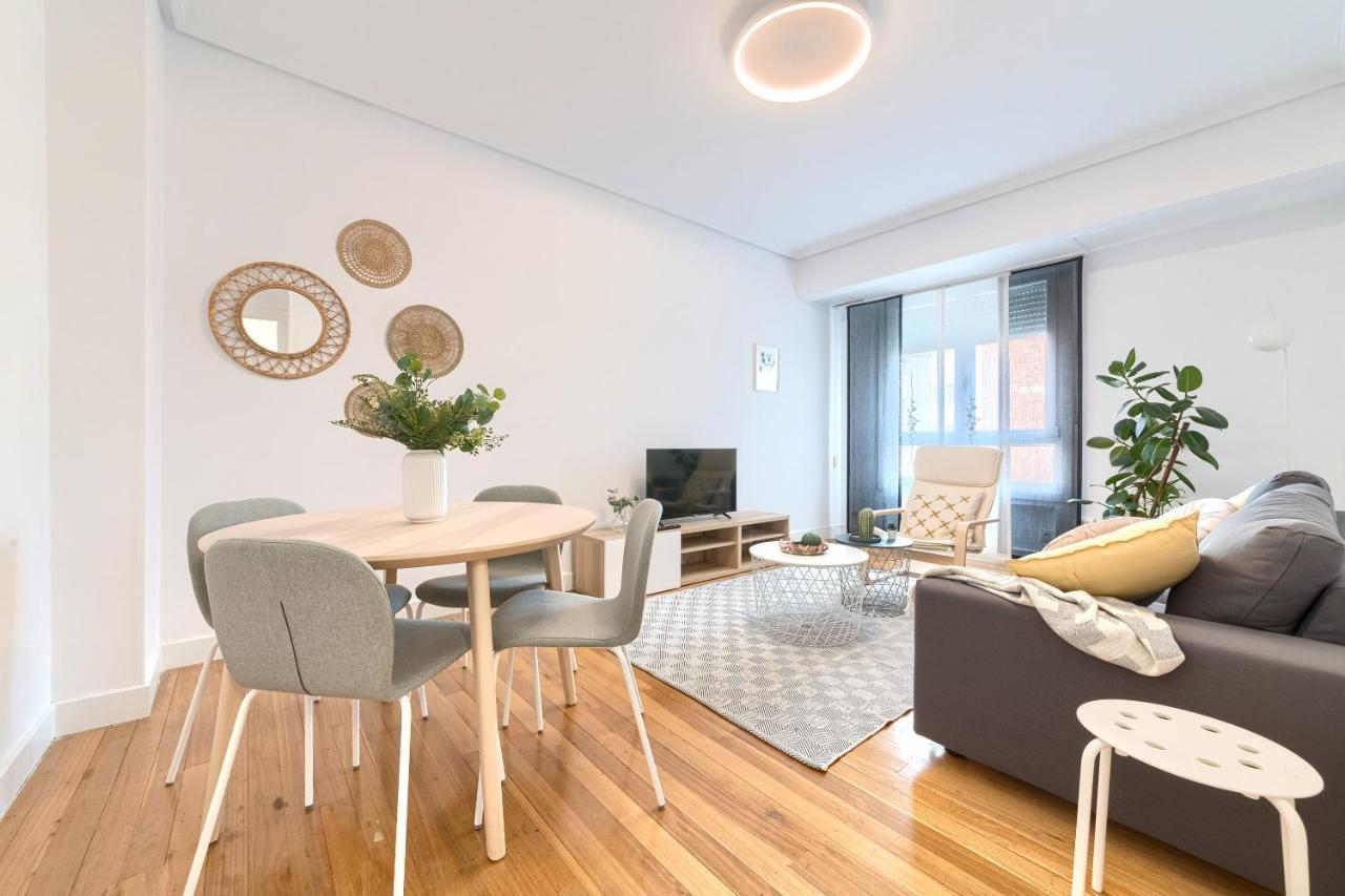 Iturribide Hogar Moderno Junto Al Metro Apartment Bilbao Exterior photo