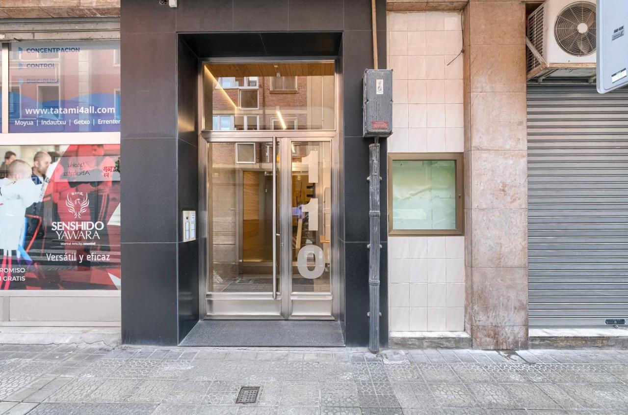 Iturribide Hogar Moderno Junto Al Metro Apartment Bilbao Exterior photo